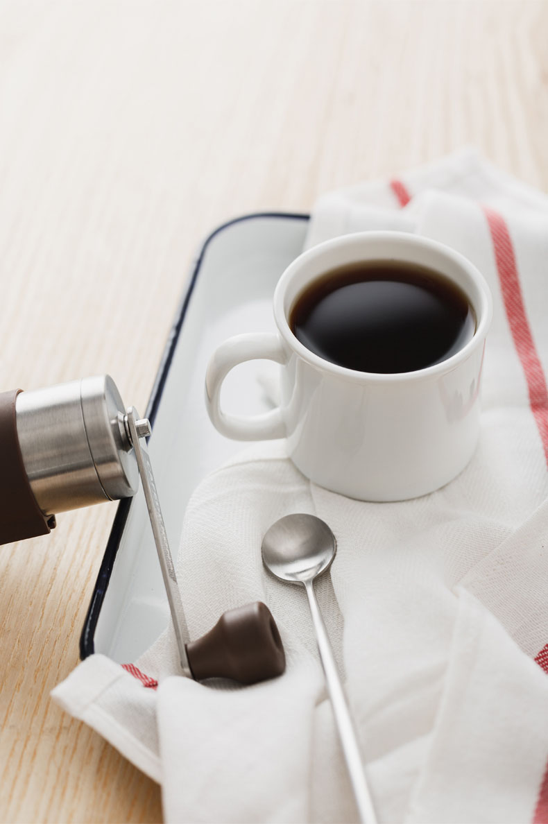 Home Cafe ぼってとした形がかわいい陶器のマグカップ